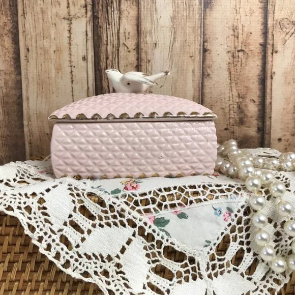 Vintage Ucagco Ceramics Quilted Trinket Box - Picture 2 of 7